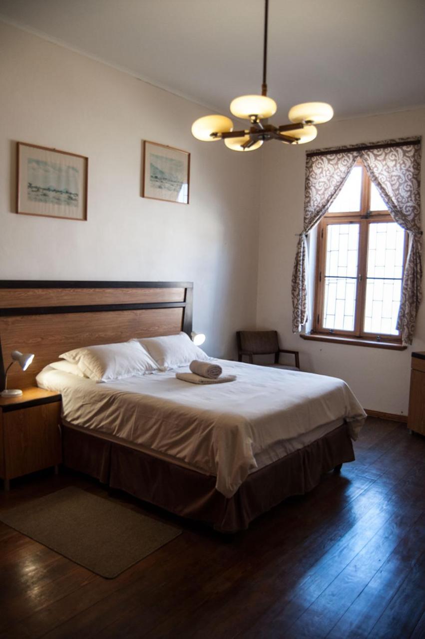 Historical Guesthouse - Self Catering Apartments Lüderitz エクステリア 写真