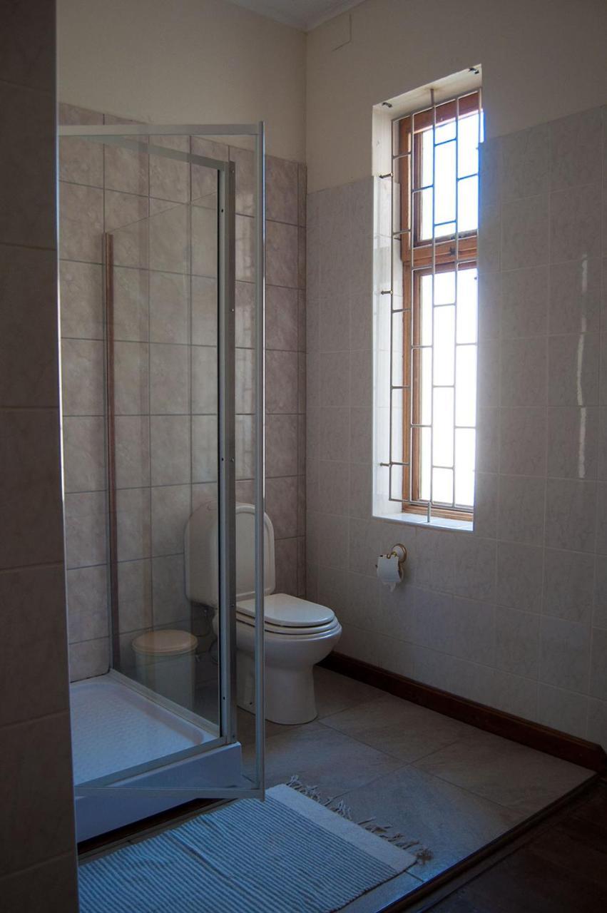 Historical Guesthouse - Self Catering Apartments Lüderitz エクステリア 写真
