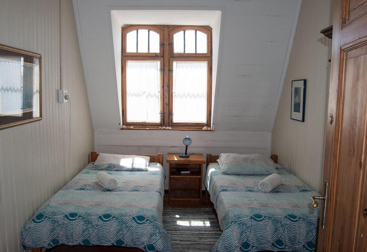 Historical Guesthouse - Self Catering Apartments Lüderitz エクステリア 写真