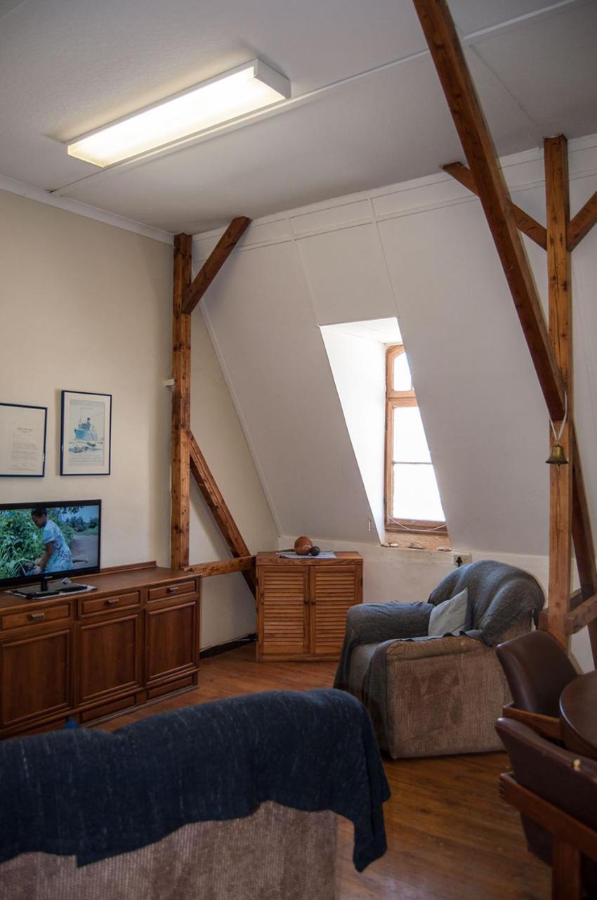 Historical Guesthouse - Self Catering Apartments Lüderitz エクステリア 写真