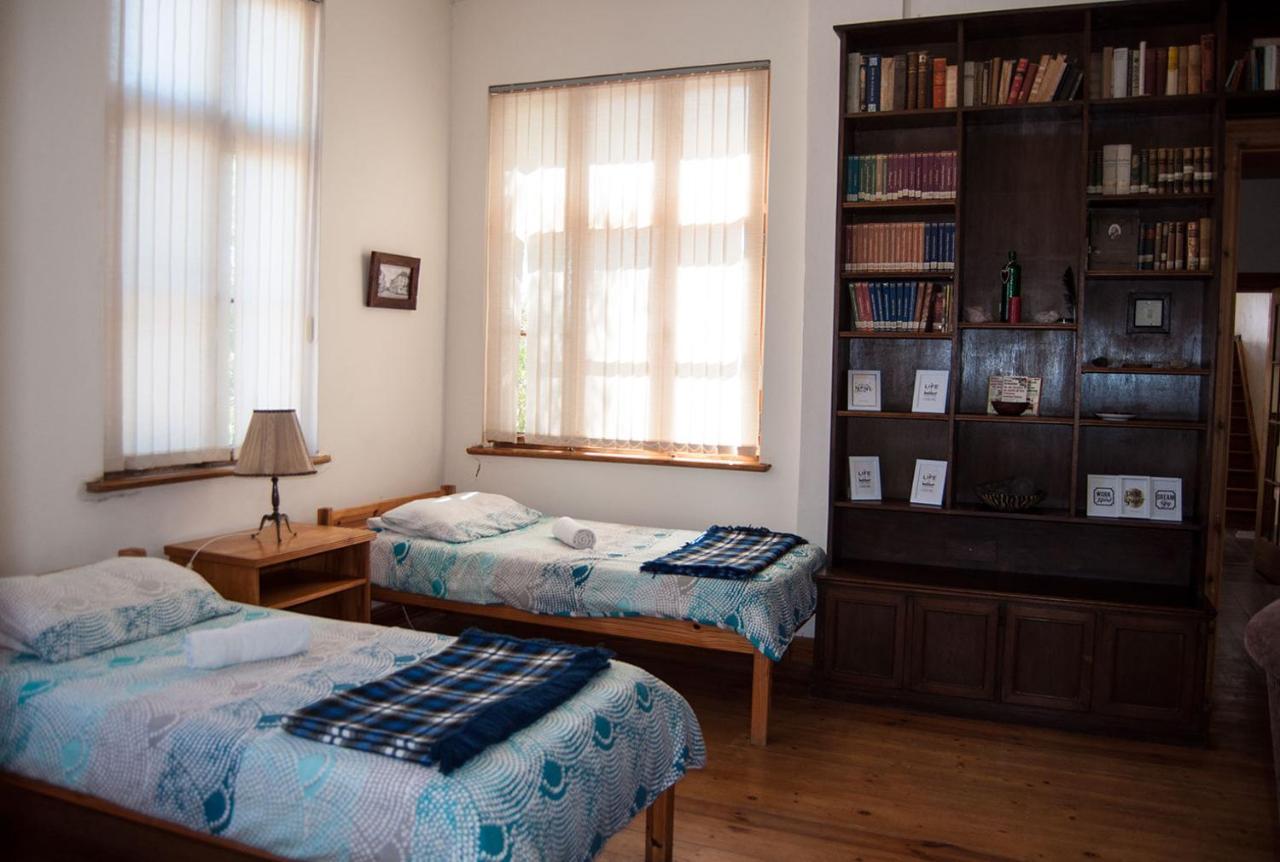 Historical Guesthouse - Self Catering Apartments Lüderitz エクステリア 写真