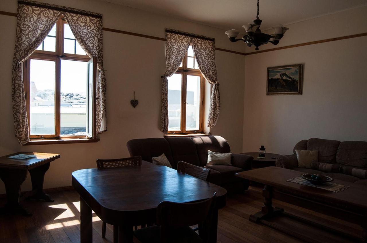 Historical Guesthouse - Self Catering Apartments Lüderitz エクステリア 写真