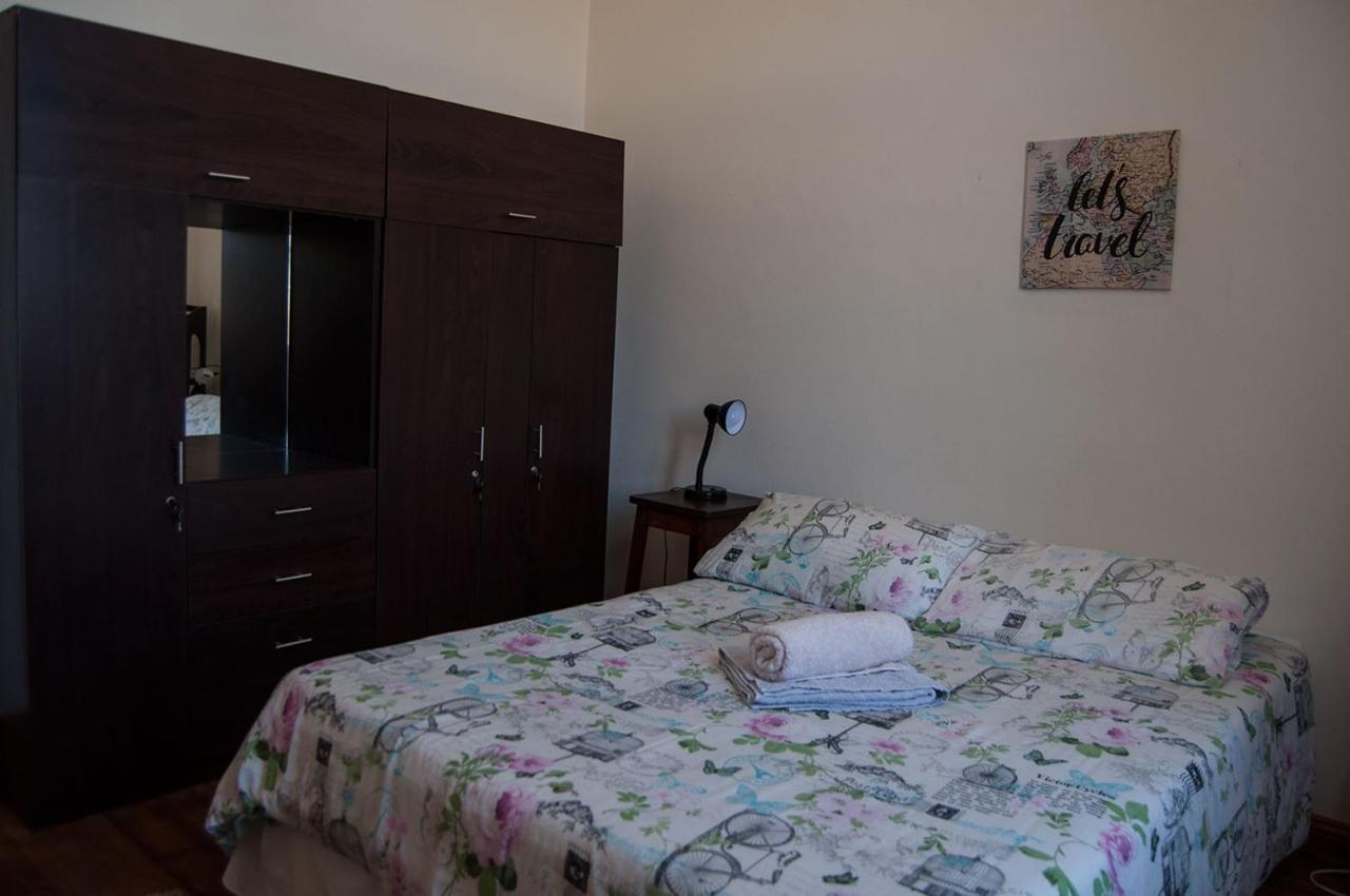 Historical Guesthouse - Self Catering Apartments Lüderitz エクステリア 写真
