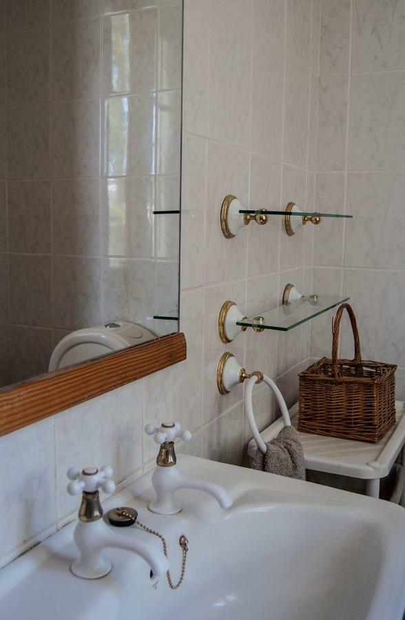 Historical Guesthouse - Self Catering Apartments Lüderitz エクステリア 写真